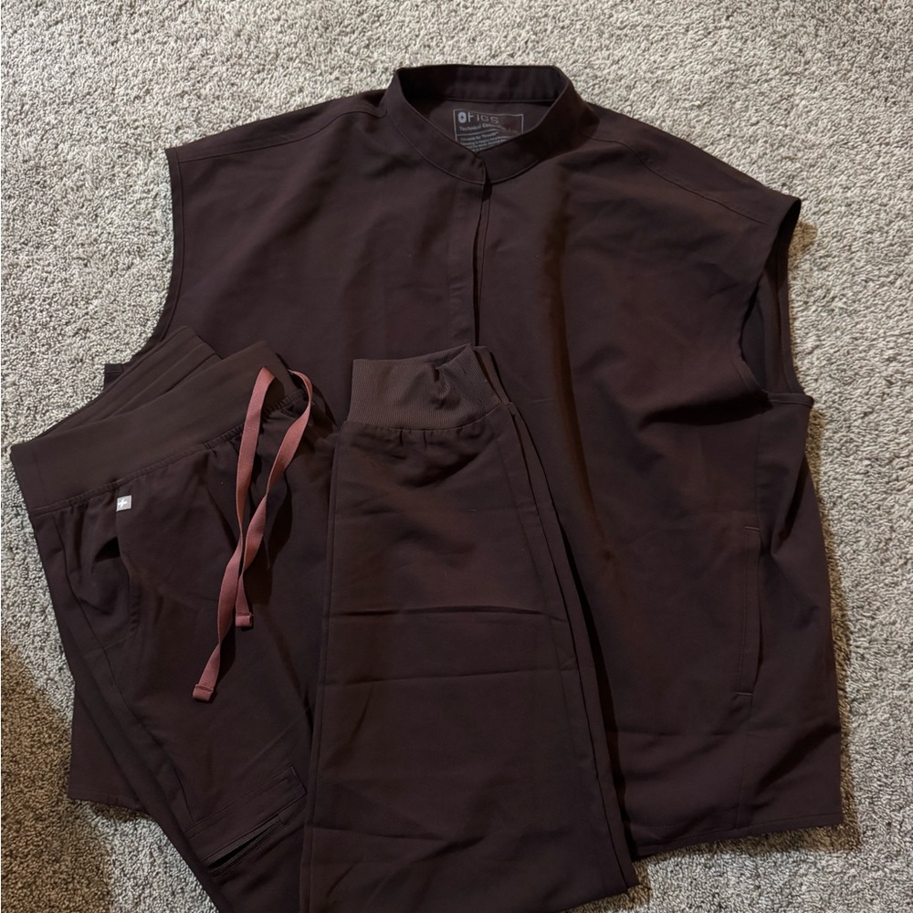 FIGS Dark Brown Scrub Set